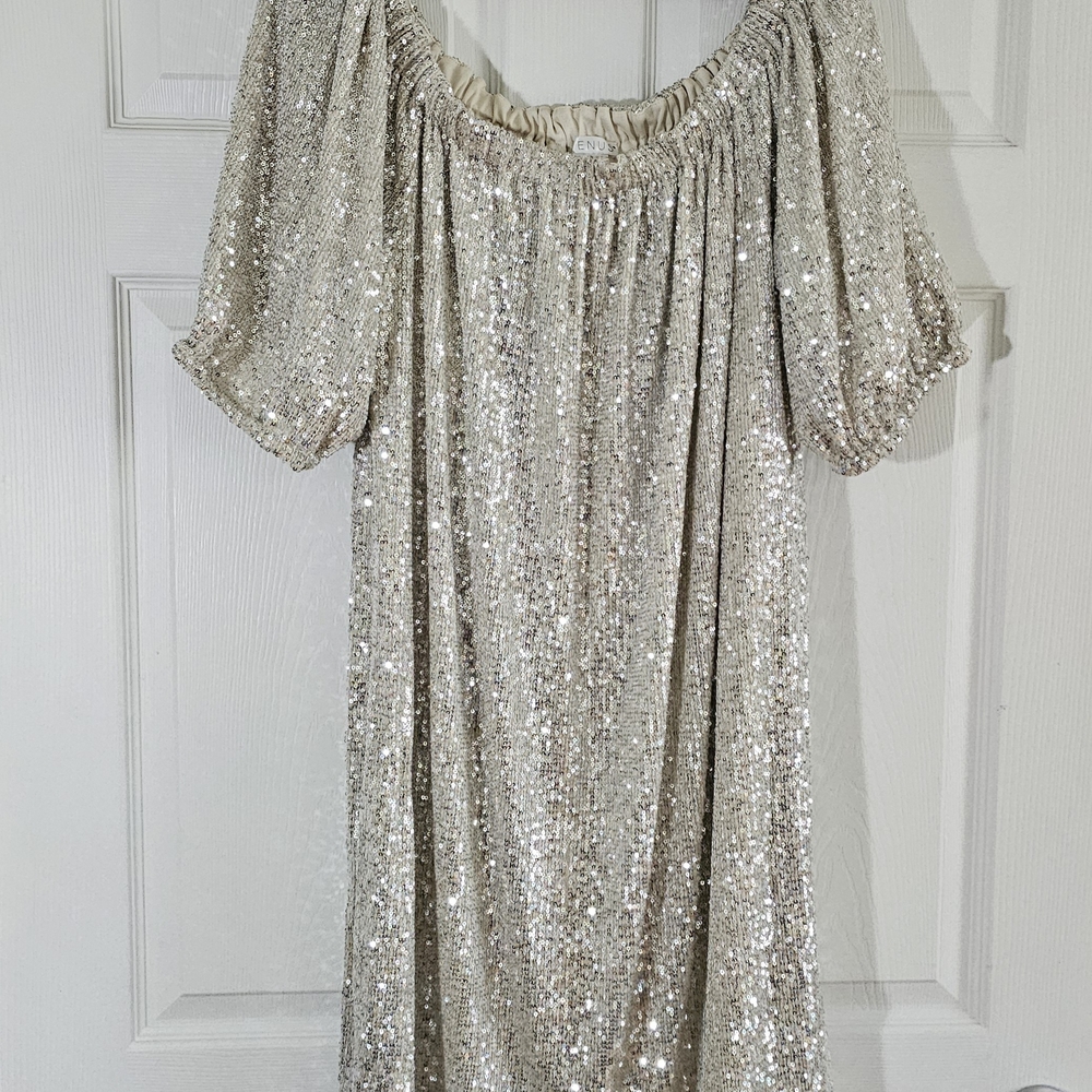 VENUS Elegant Cream Garment